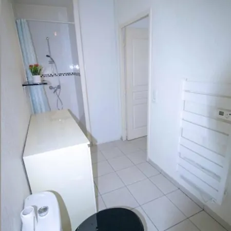 Apartman Very Nice 25 M Ideal For 2 Near The Beach Fréjus