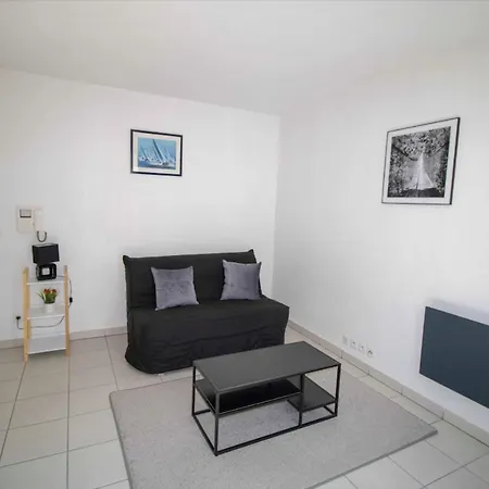 Very Nice 25 M Ideal For 2 Near The Beach * Fréjus
